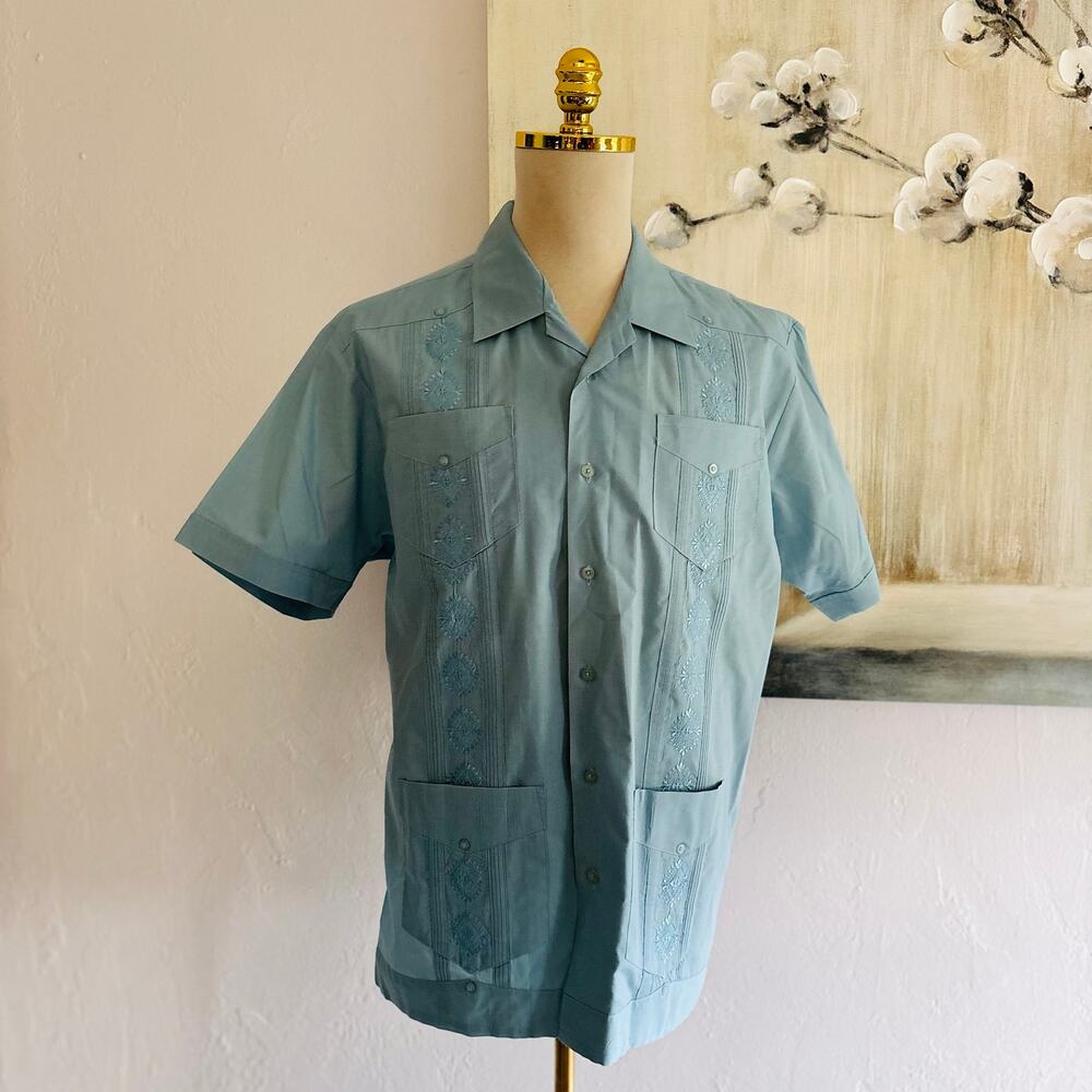 David Taylor Men’s L Blue Guayabera Shirt Embroidered 4 Pocket Cuban Camp